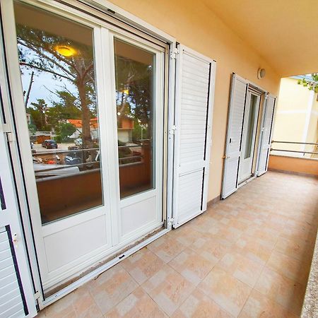 Apartmani Steli Vir Bilik gambar