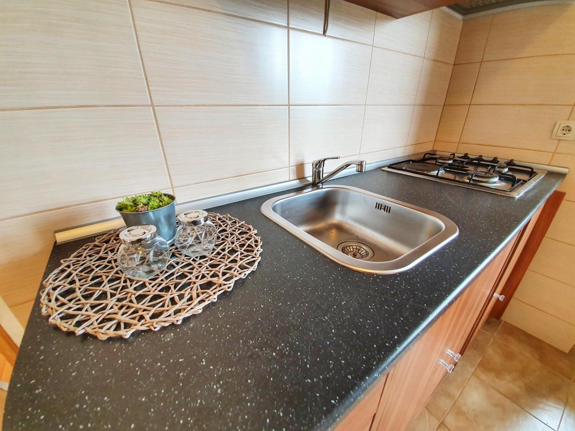 Apartmani Steli Vir Bilik gambar